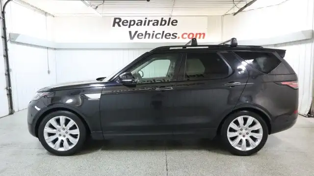 2017 Land Rover Discovery HSE LUX's photo