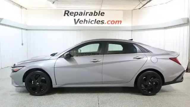 2026 Hyundai Elantra 2.0 SEL Sport Premium's photo
