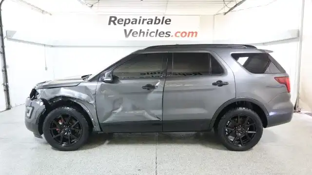 2016 Ford Explorer Sport 4WD's photo