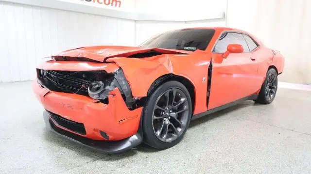 2016 Dodge Challenger SRT 392's photo