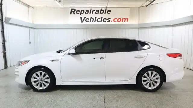2018 Kia Optima LX Auto's photo