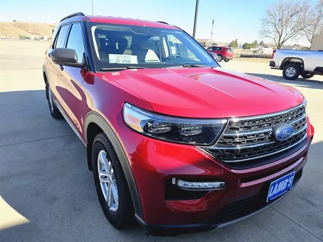 2022 Ford Explorer XLT 4WD photo 3
