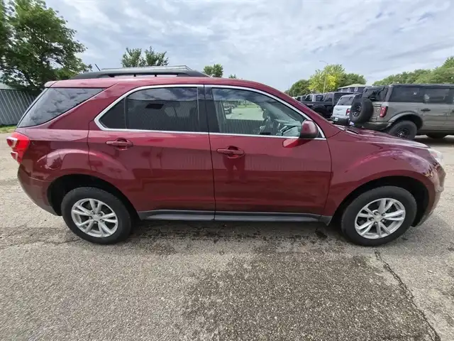 2017 Chevrolet Equinox AWD LT's photo