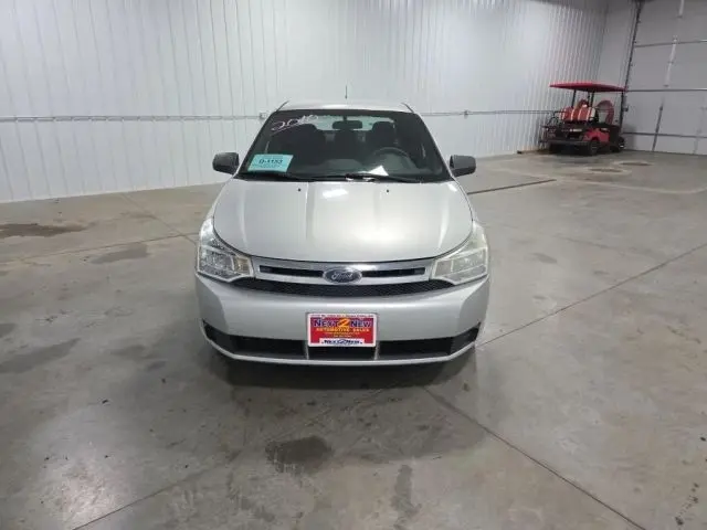 2010 Ford Focus SE photo 3