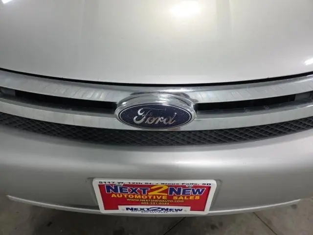 2010 Ford Focus SE photo 4