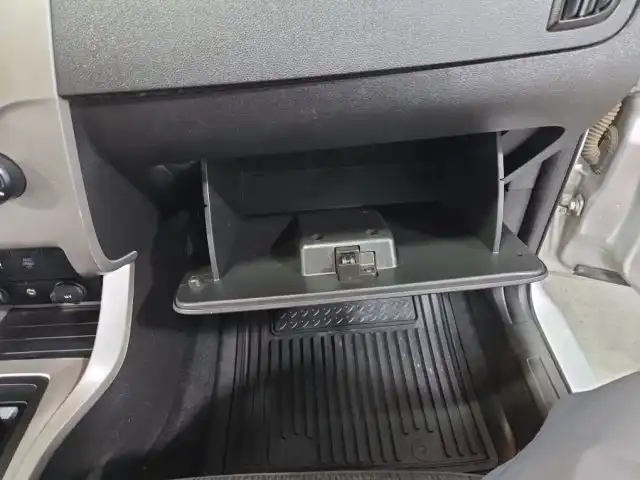 2010 Ford Focus SE's photo
