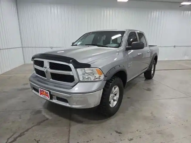 2019 RAM 1500 Classic SLT 4x4 Crew Cab 5'7's photo