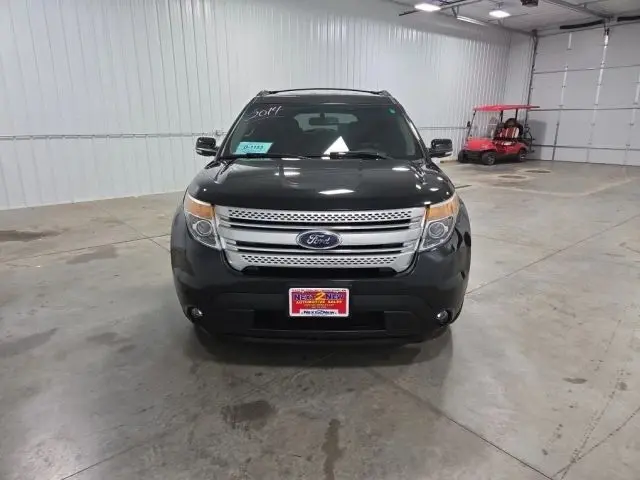 2014 Ford Explorer XLT 4WD photo 5