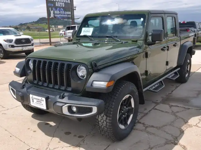 2023 Jeep Gladiator Sport's photo