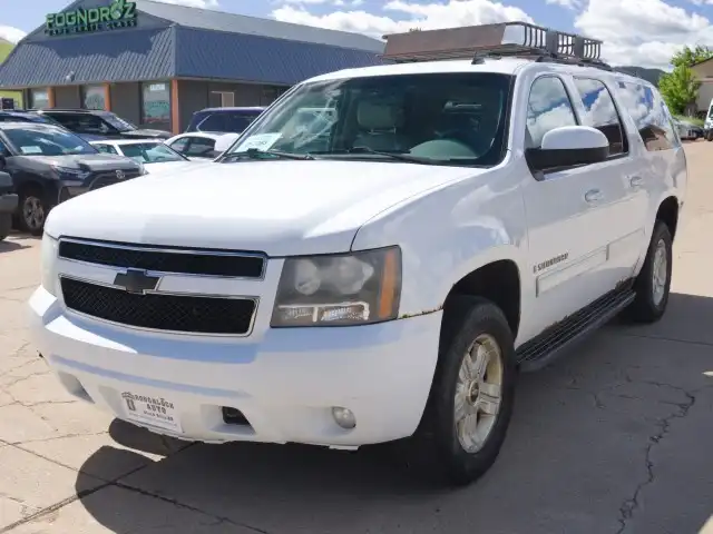 2009 Chevrolet Suburban 4WD 1500 LT2's photo