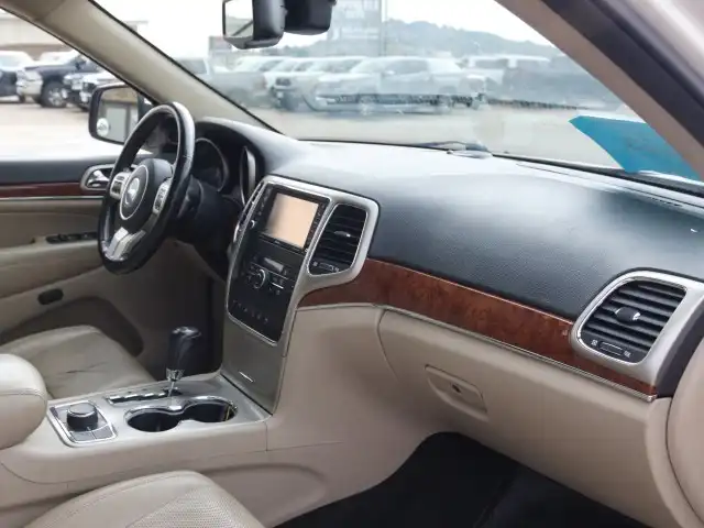 2012 Jeep Grand Cherokee Limited 4WD's photo
