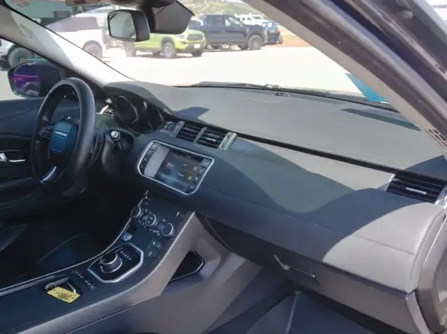 2018 Land Rover Range Rover Evoque SE's photo