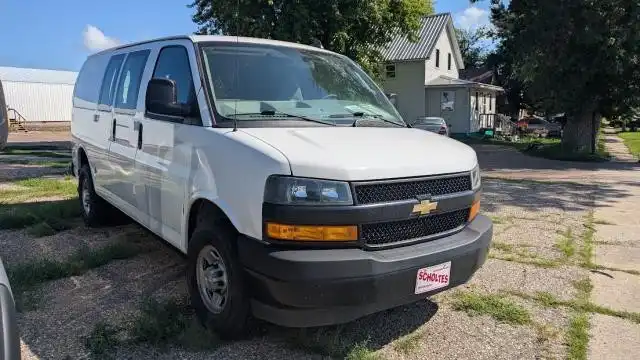 2022 Chevrolet Express 2500 Work Van HD's photo