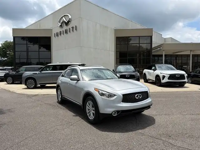 2017 INFINITI QX70 3.7's photo