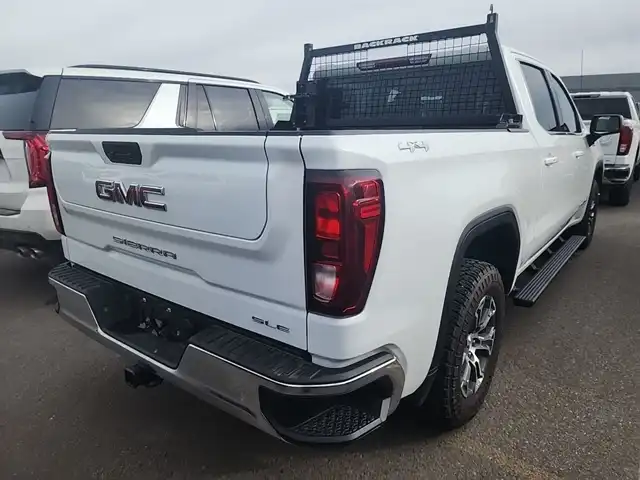 2022 GMC Sierra SLE 4WD Crew Cab Short Box's photo