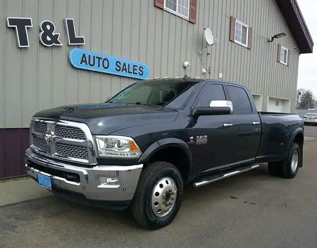 2017 RAM 3500 Laramie 4X4 Crew Cab LWB's photo