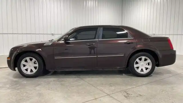 2005 Chrysler 300 Touring's photo