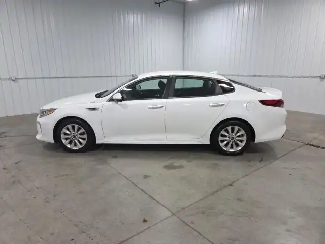 2018 Kia Optima S AT's photo