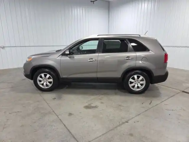 2012 Kia Sorento LX AT 4WD's photo