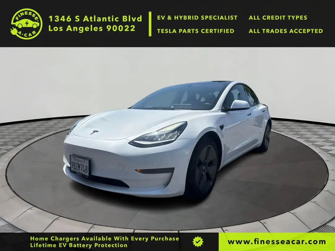 2022 Tesla Model 3 Standard Range Plus photo 1