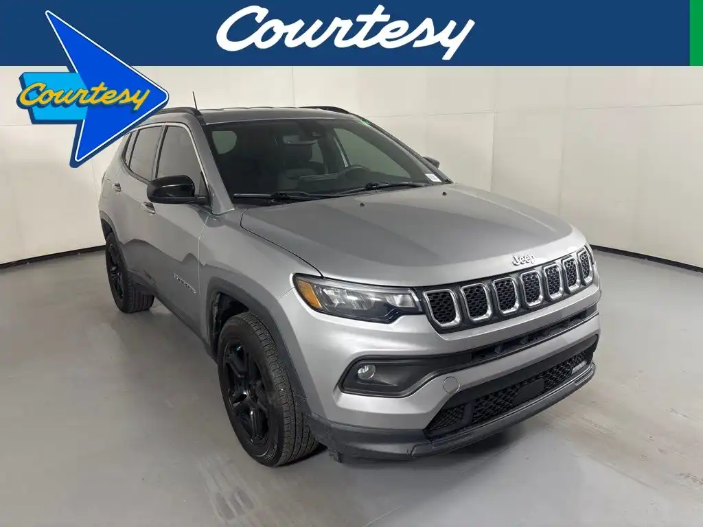 2024 Jeep Compass Latitude Lux 4X4's photo