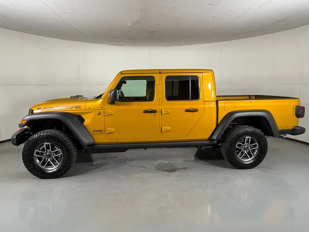 2026 Jeep Gladiator Mojave Auto photo 5