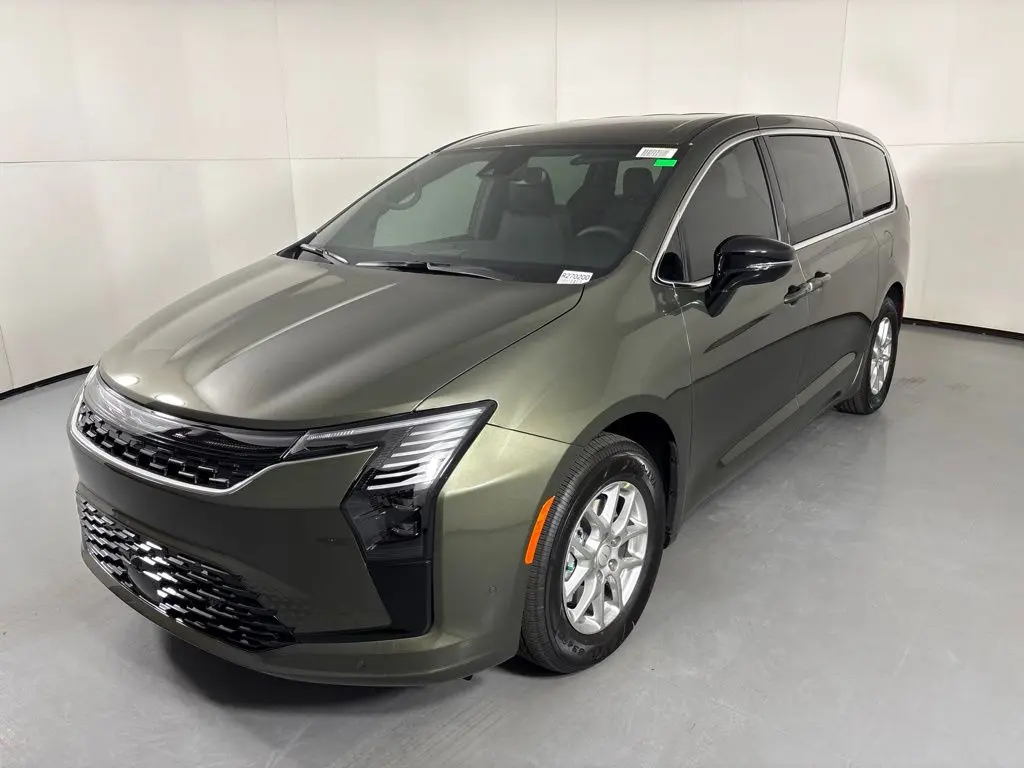 2027 Chrysler Pacifica Select photo 4