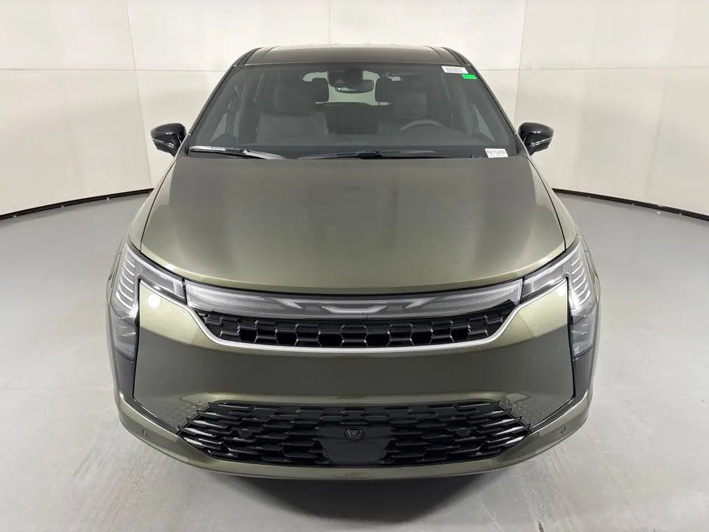 2027 Chrysler Pacifica Select photo 3