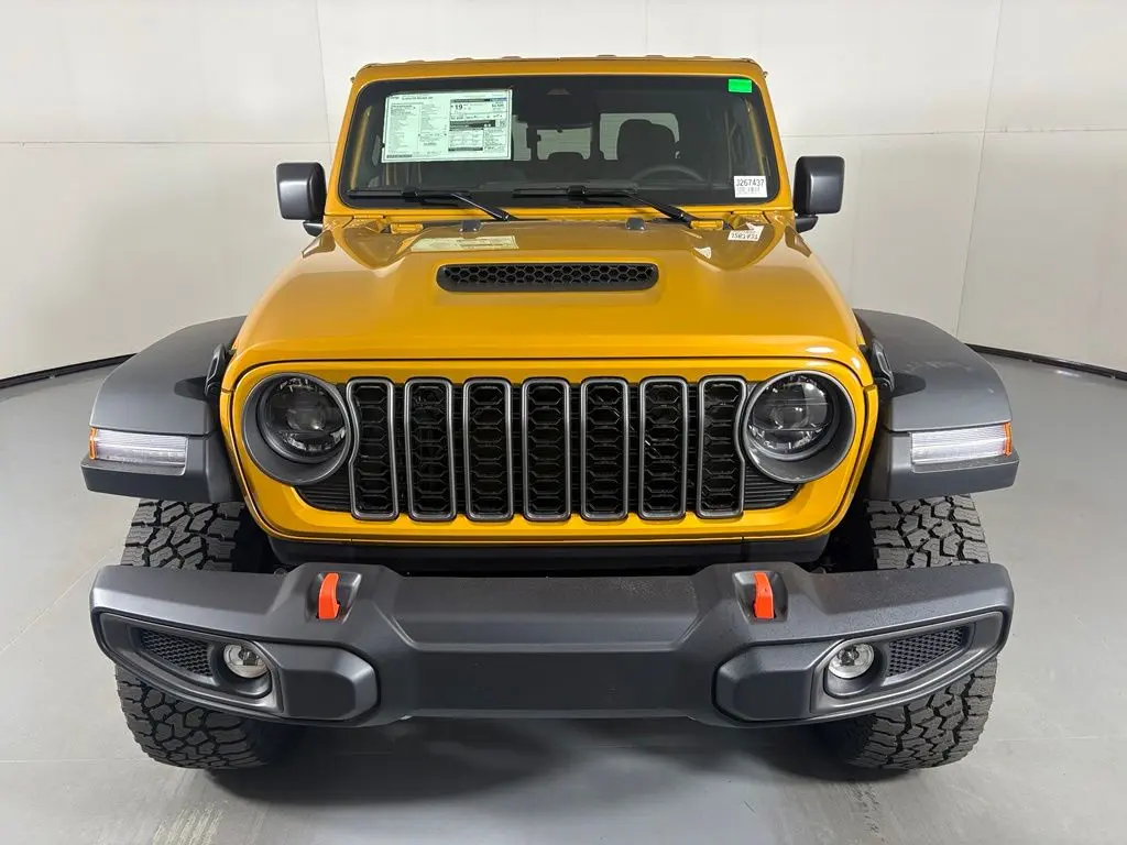 2026 Jeep Gladiator Mojave Auto photo 3