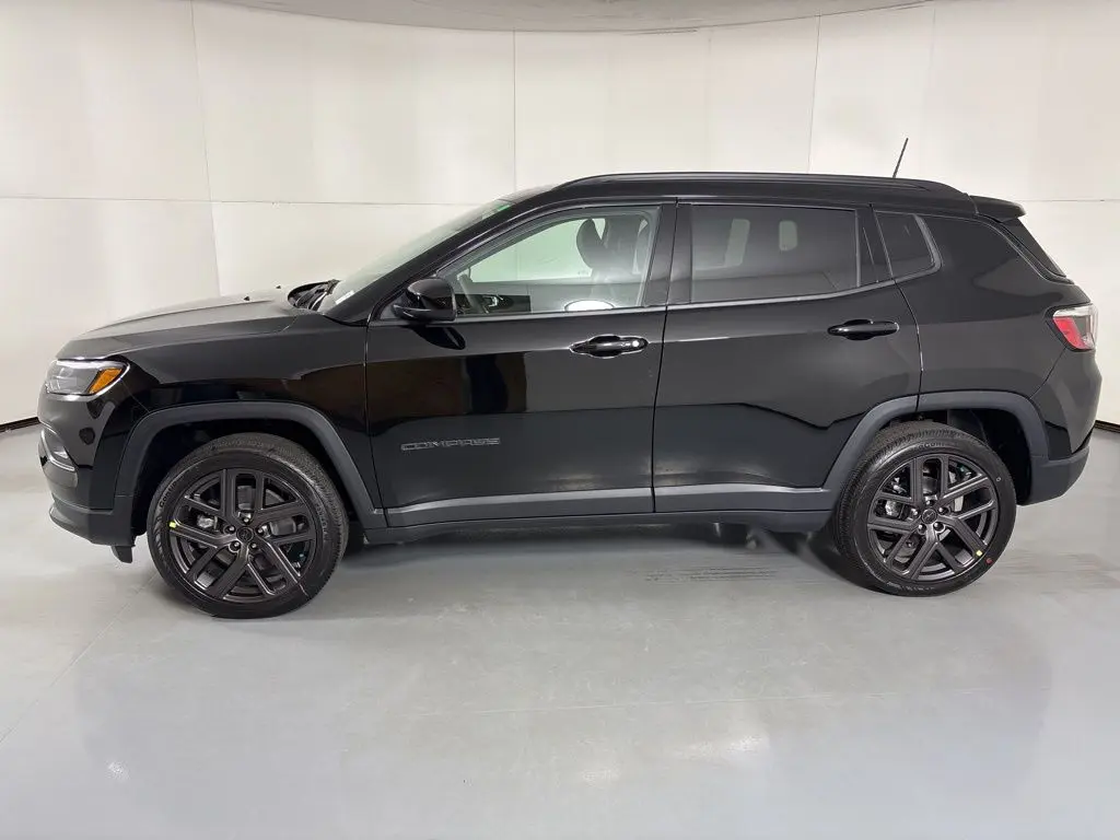 2026 Jeep Compass Altitude 4X4 photo 5