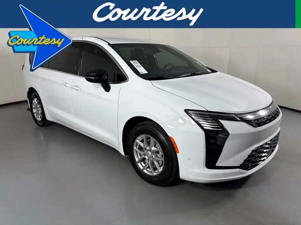 2027 Chrysler Pacifica Select's photo