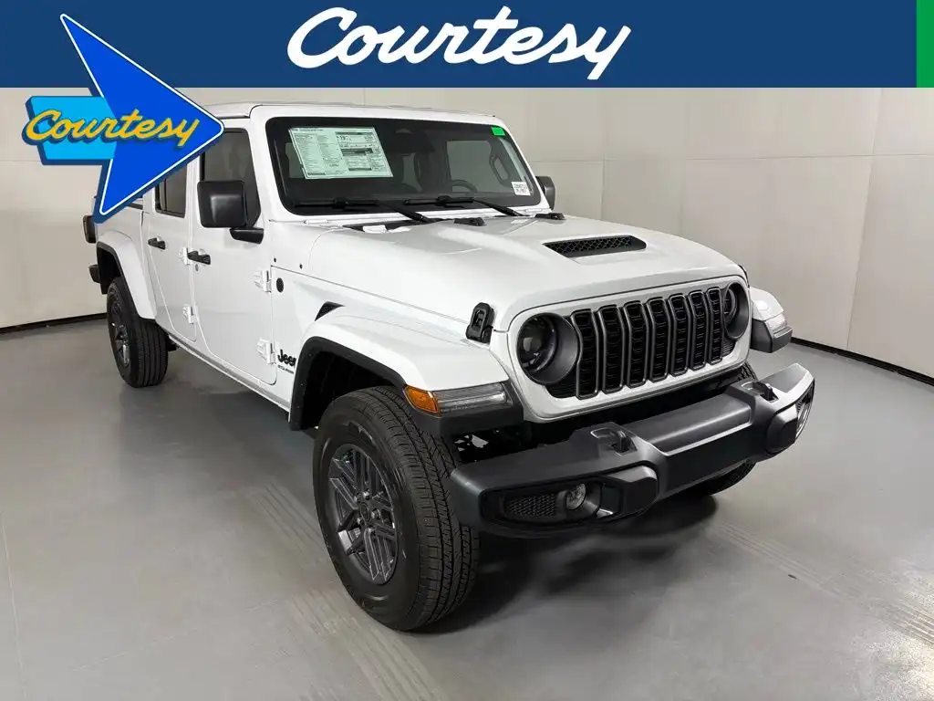 2026 Jeep Gladiator Sport S Auto's photo