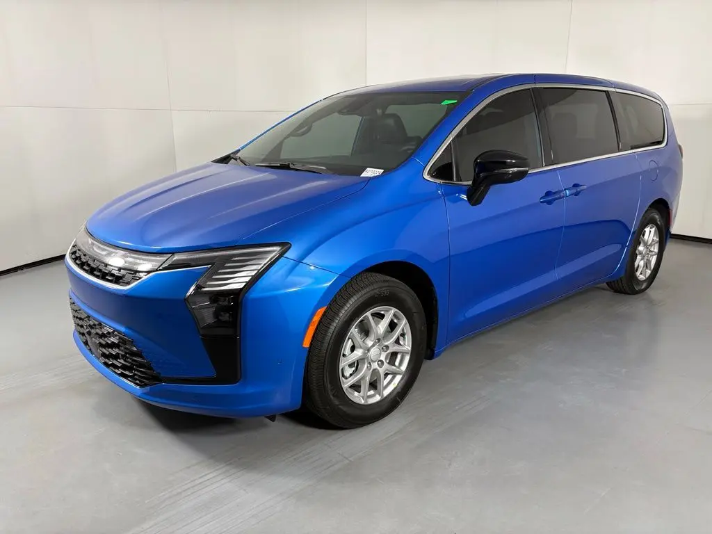2027 Chrysler Pacifica Select photo 4