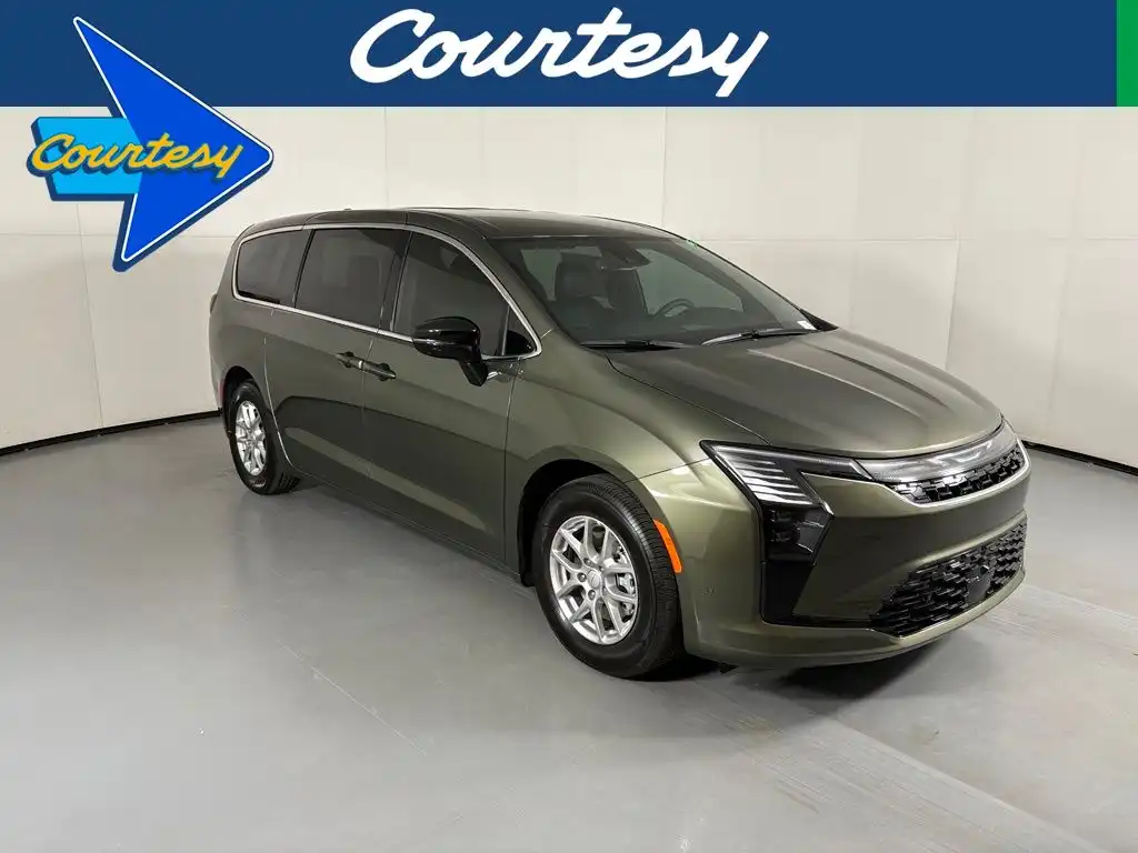 2027 Chrysler Pacifica Select's photo