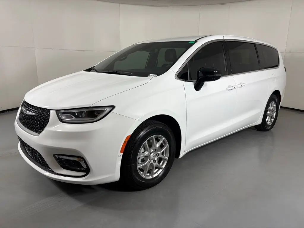2026 Chrysler Pacifica Select photo 4