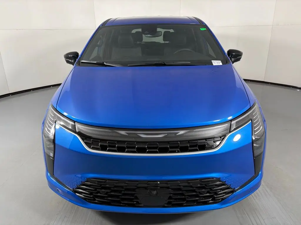 2027 Chrysler Pacifica Select photo 3