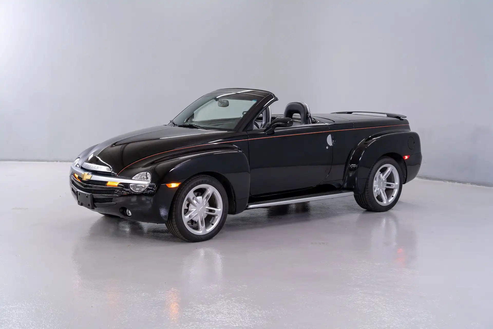 2004 Chevrolet SSR LS's photo