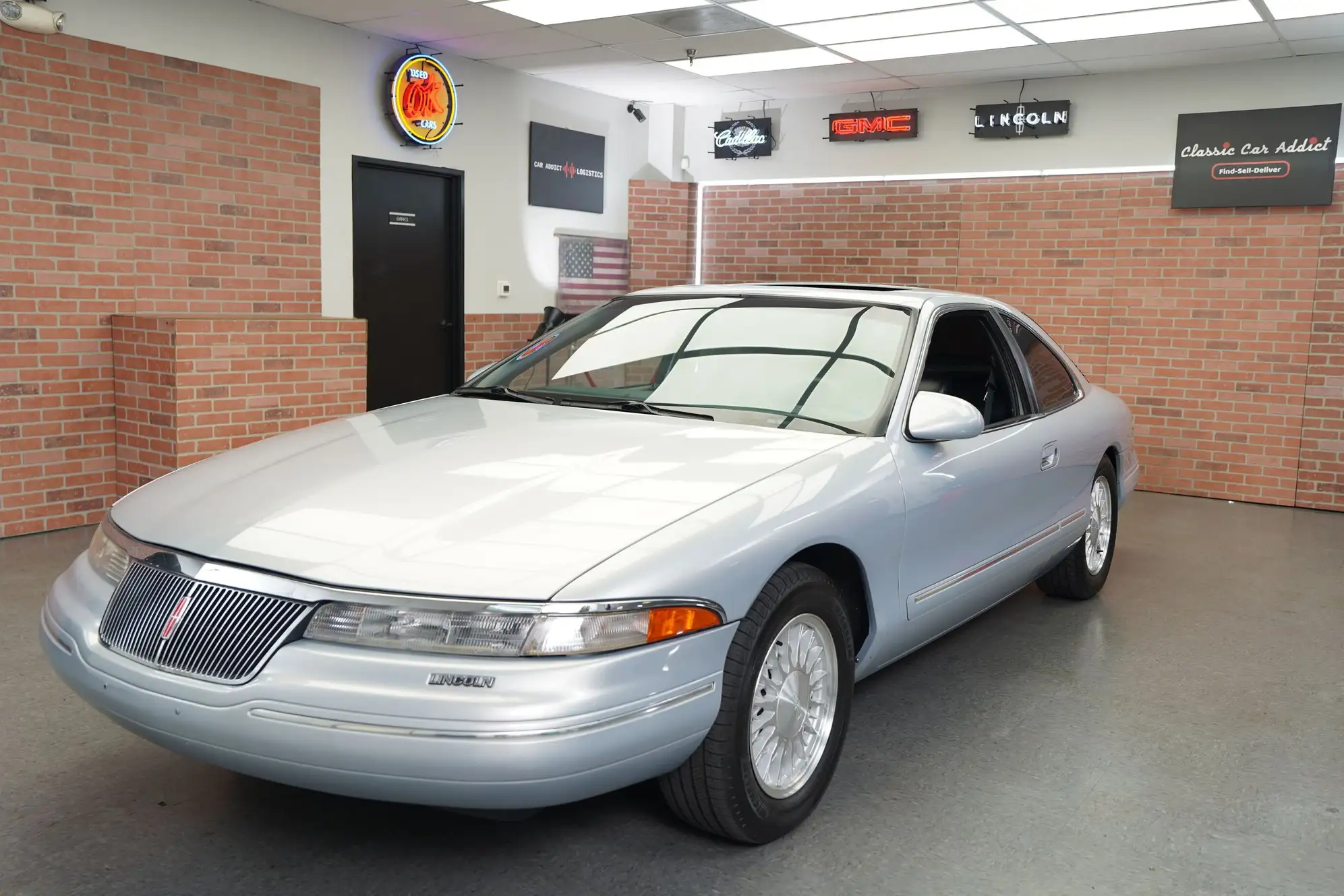 1993 Lincoln Mark's photo