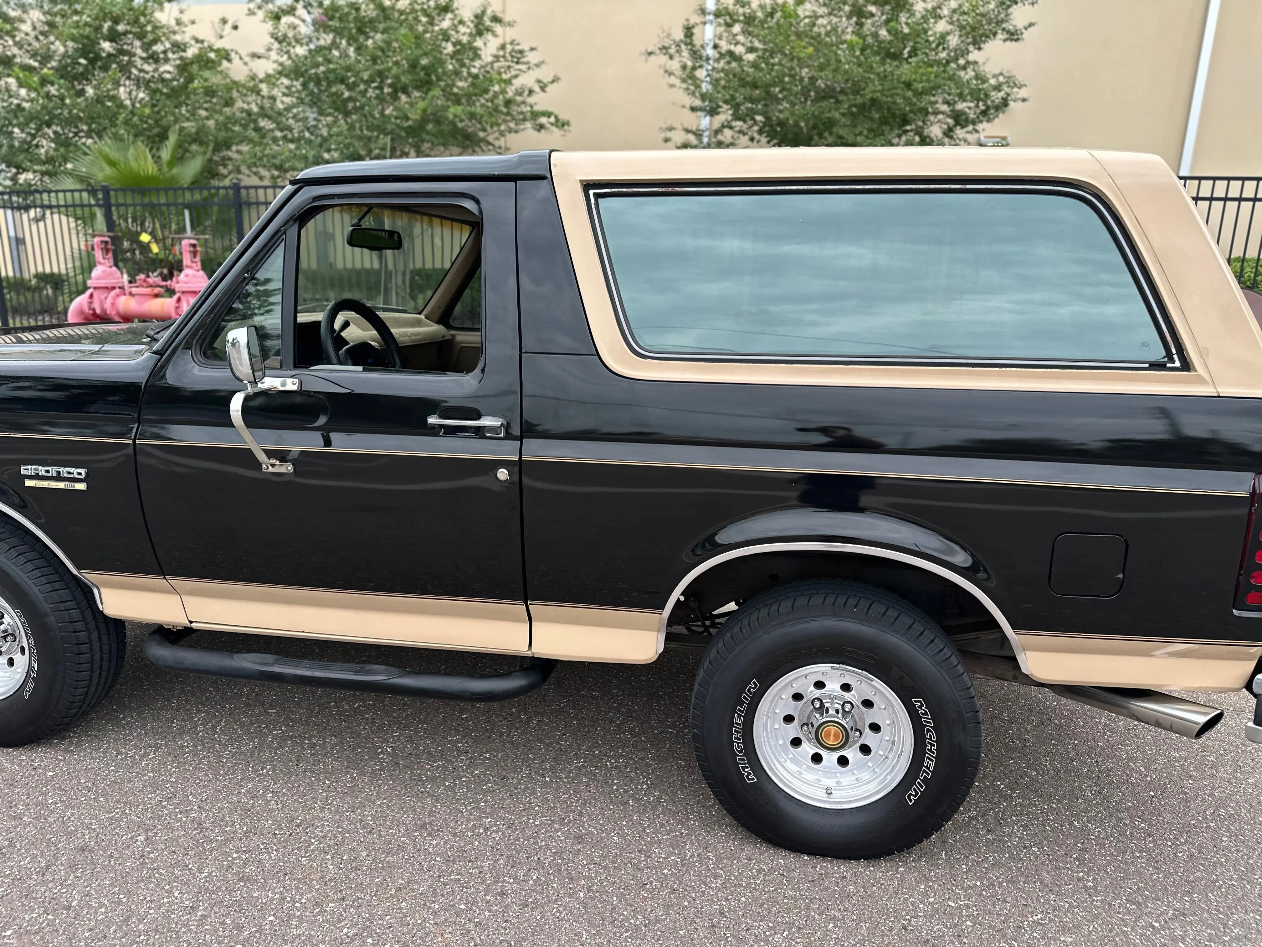 1990 Ford Bronco undefined photo 5