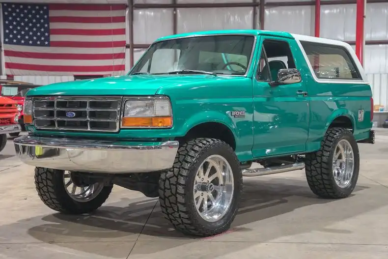 1995 Ford Bronco's photo