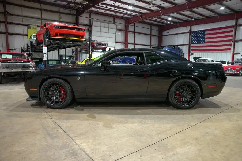 2016 Dodge Challenger SRT Hellcat photo 4