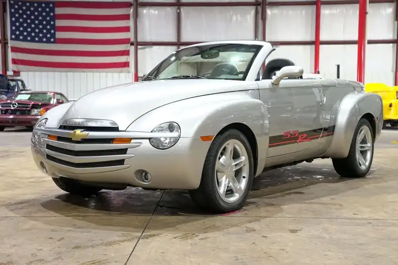 2004 Chevrolet SSR LS's photo