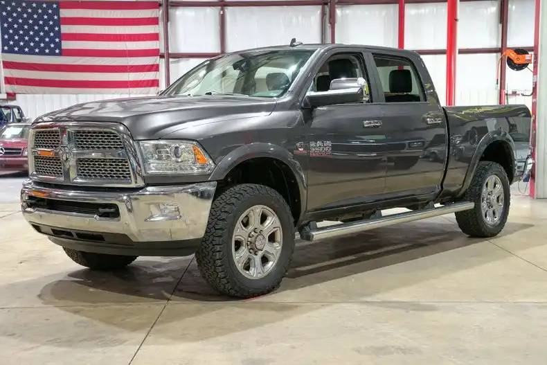 2016 RAM 3500 Laramie 4X4 Crew Cab SWB's photo