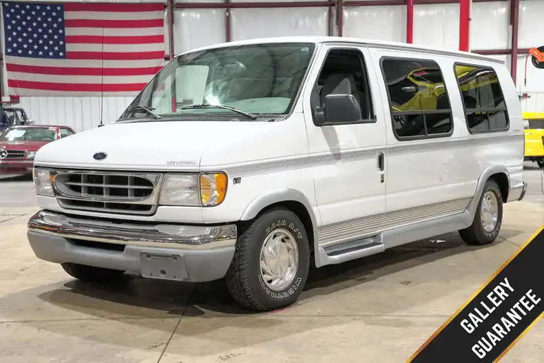 1999 Ford E-Series E-150 VAN's photo