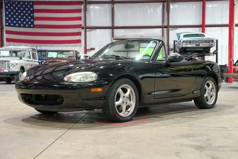 1999 Mazda MX-5 Miata 10TH ANNIVERSARY EDITION's photo