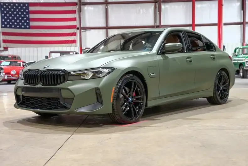 2023 BMW 3 Series 330e xDrive Sedan's photo