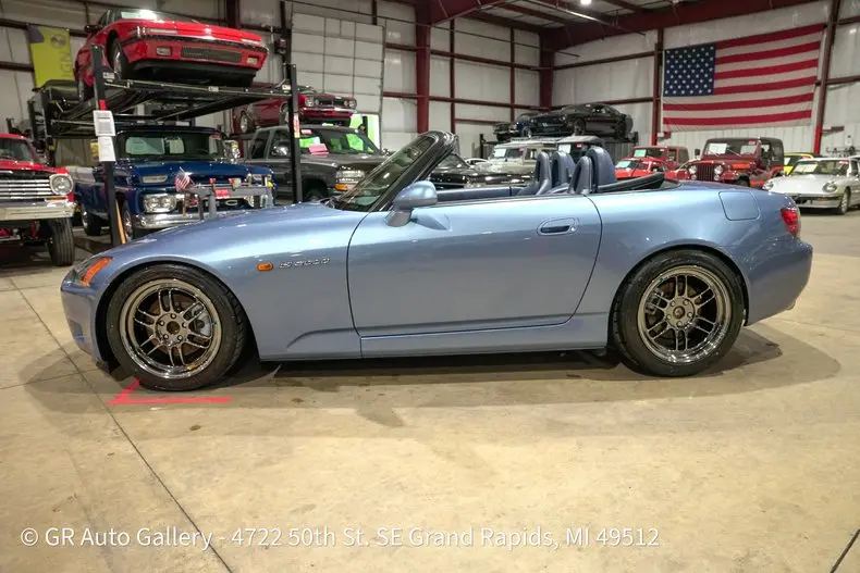 2002 Honda S2000 Base photo 4