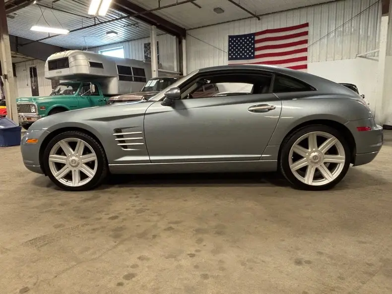 2004 Chrysler Crossfire Base photo 3