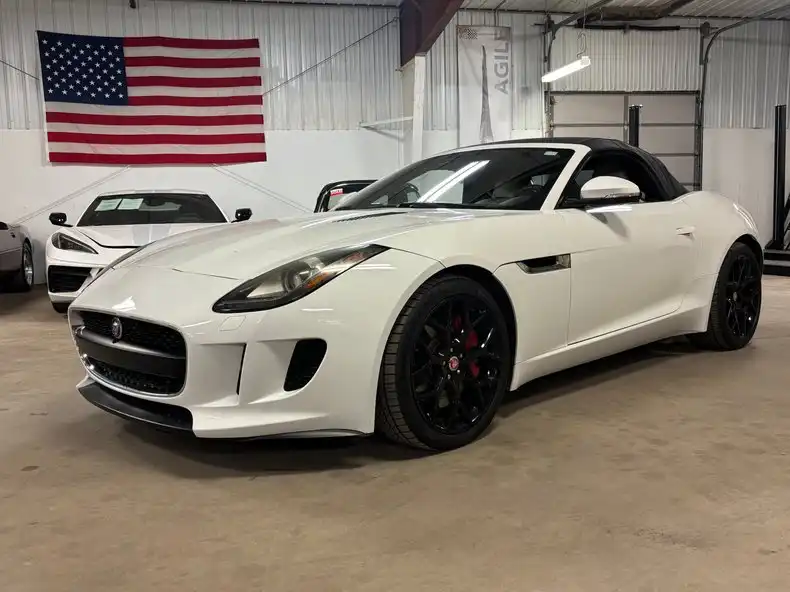 2014 Jaguar F-TYPE Convertible's photo