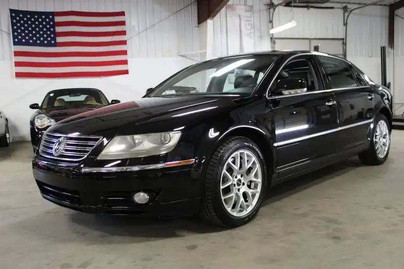 2004 Volkswagen Phaeton V8's photo